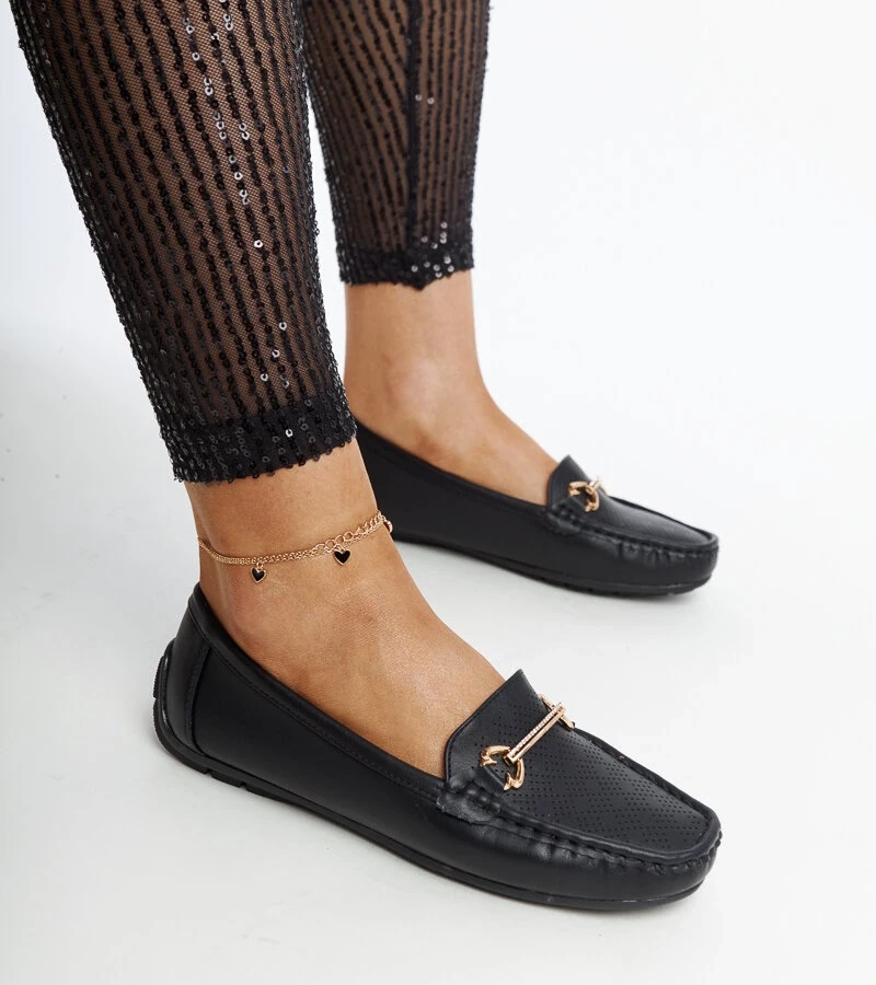 Černé mokasíny s dekorativní sponou Adila