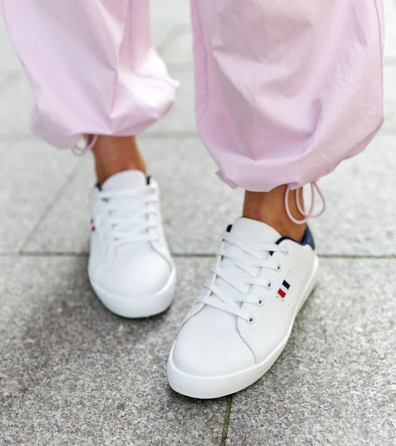 Bílé tenisky z ekokůže Gioya