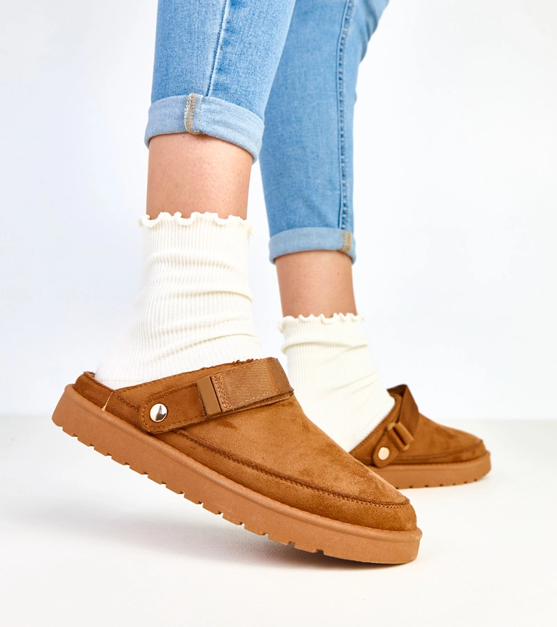 Hnědé pantofle na suchý zip Miluska