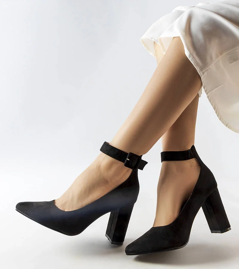 Černé lodičky na jehlovém podpatku Achen