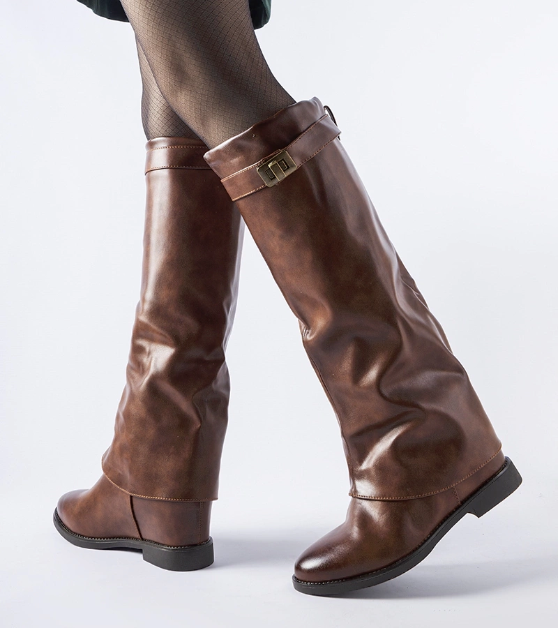 Hnědé teplé kozačky na skrytém podpatku Mia