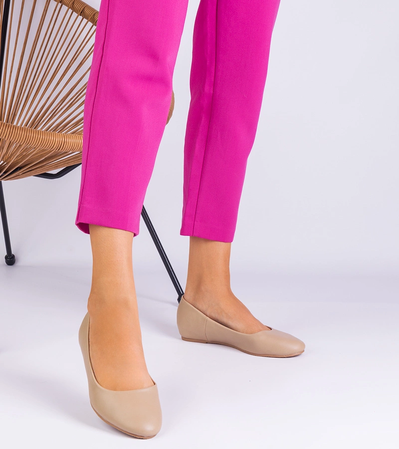 Béžové baleríny na skryté klínové podrážce z eko kůže Savelia