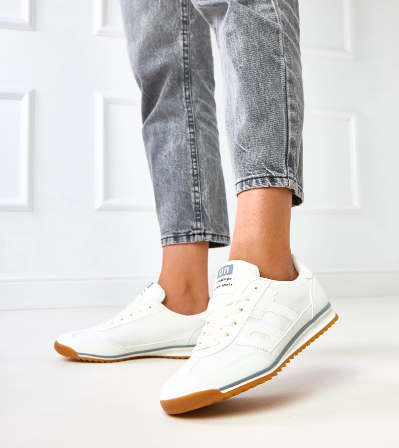 Bílé sportovní tenisky s šedými prvky Ainslie