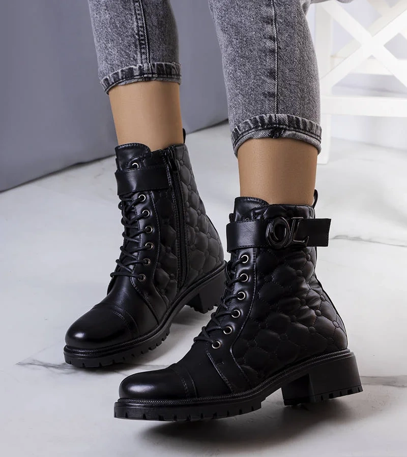 Černý zateplený boty prošívaný Arseny