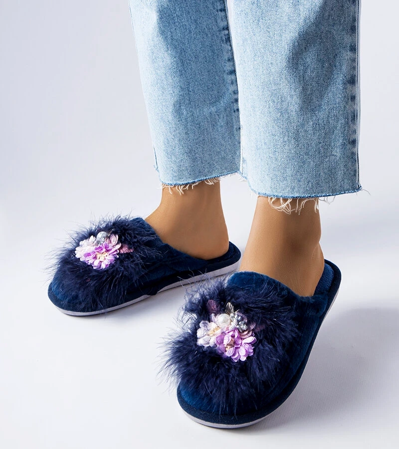 Modré teplé pantofle s květinami Moly