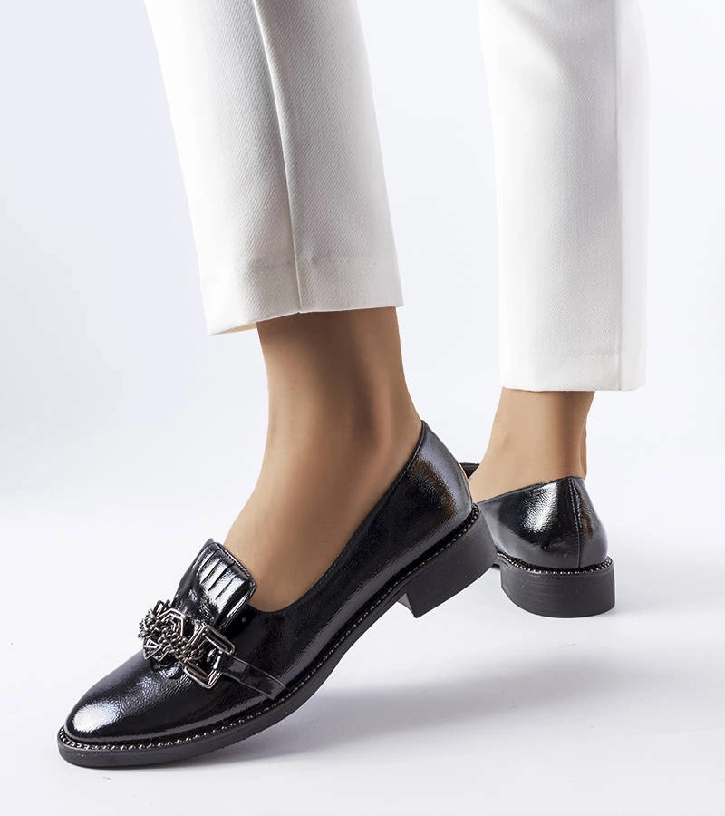 Černé lakované polobotky s krystaly Bonne