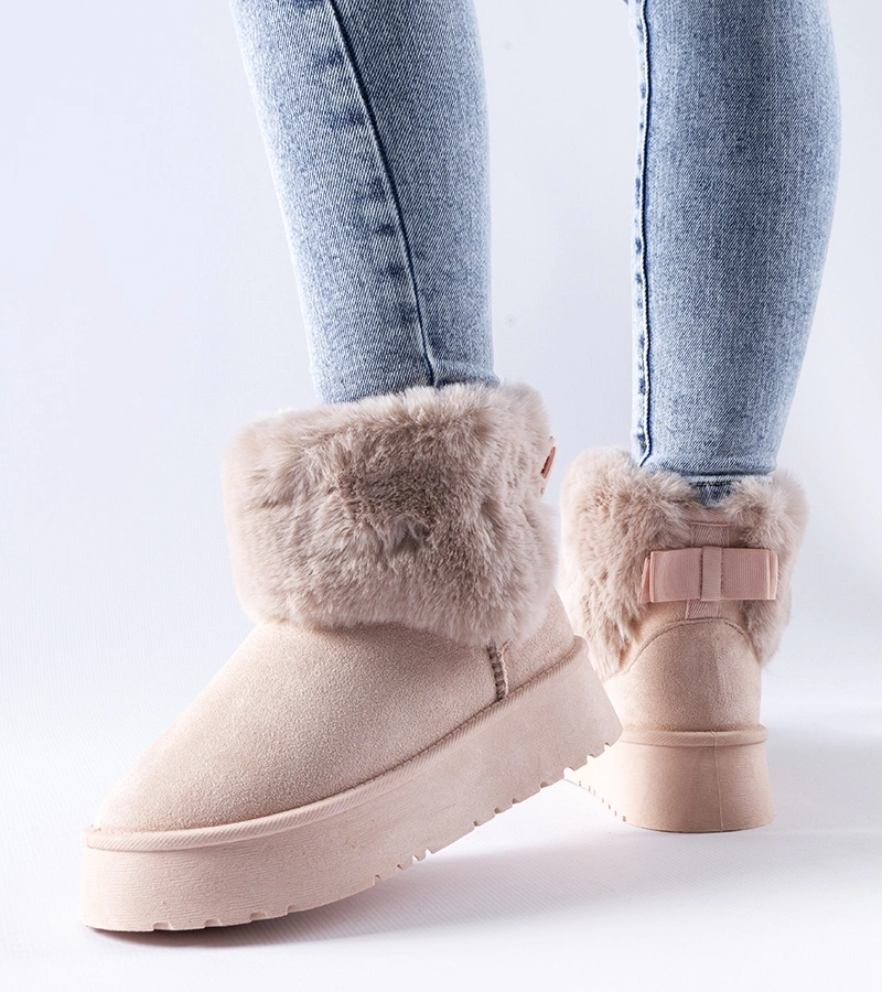 Růžové sněhule zdobené kožíškem Adelfia