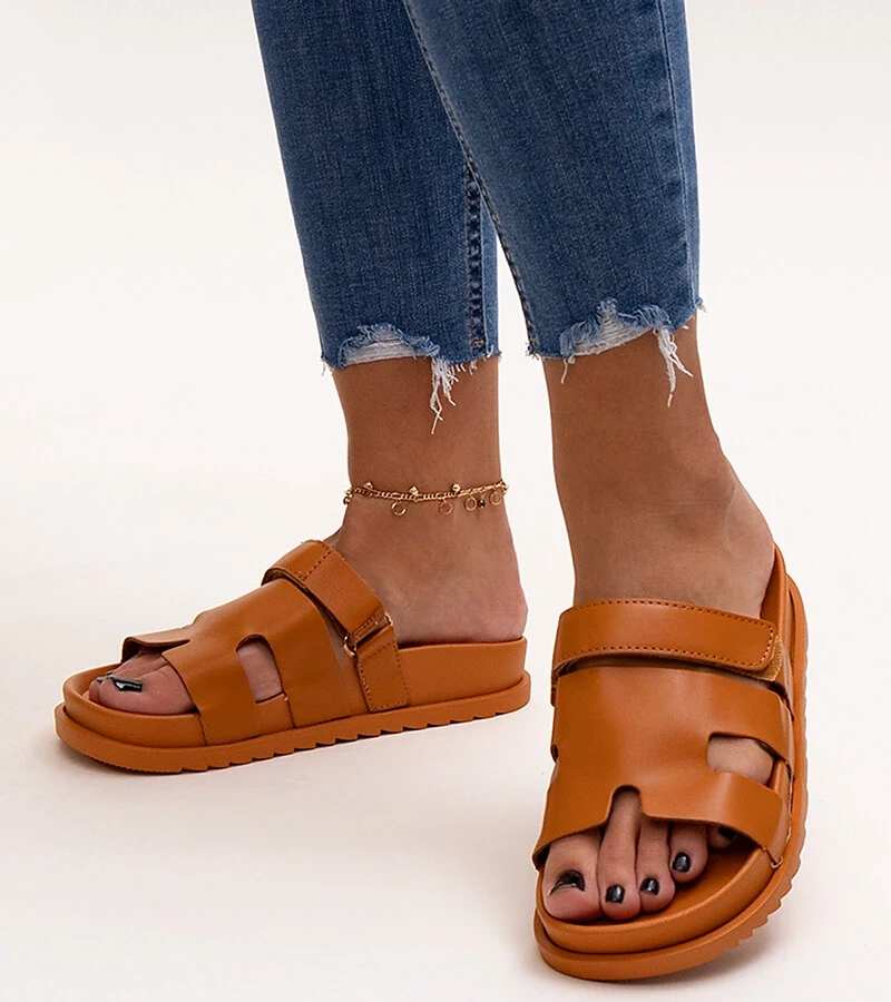 Hnědé sandály na suchý zip Kassis