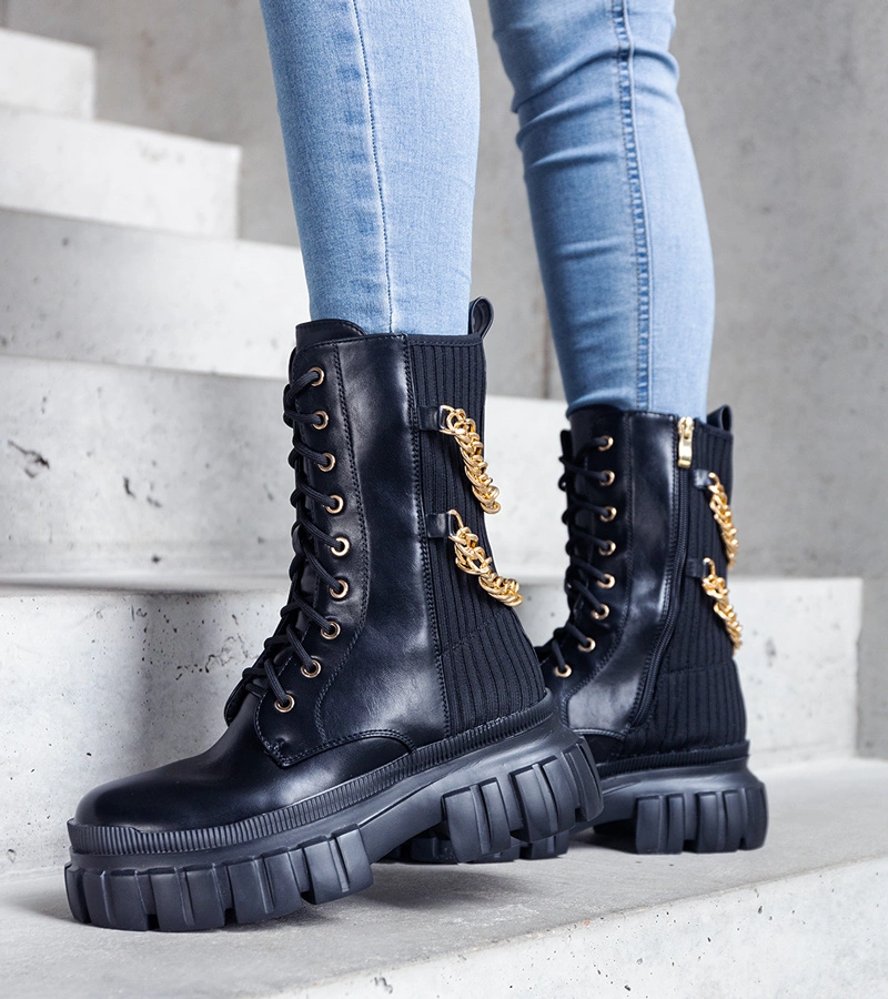 Černé tenisky zdobené řetězy Crocemosso