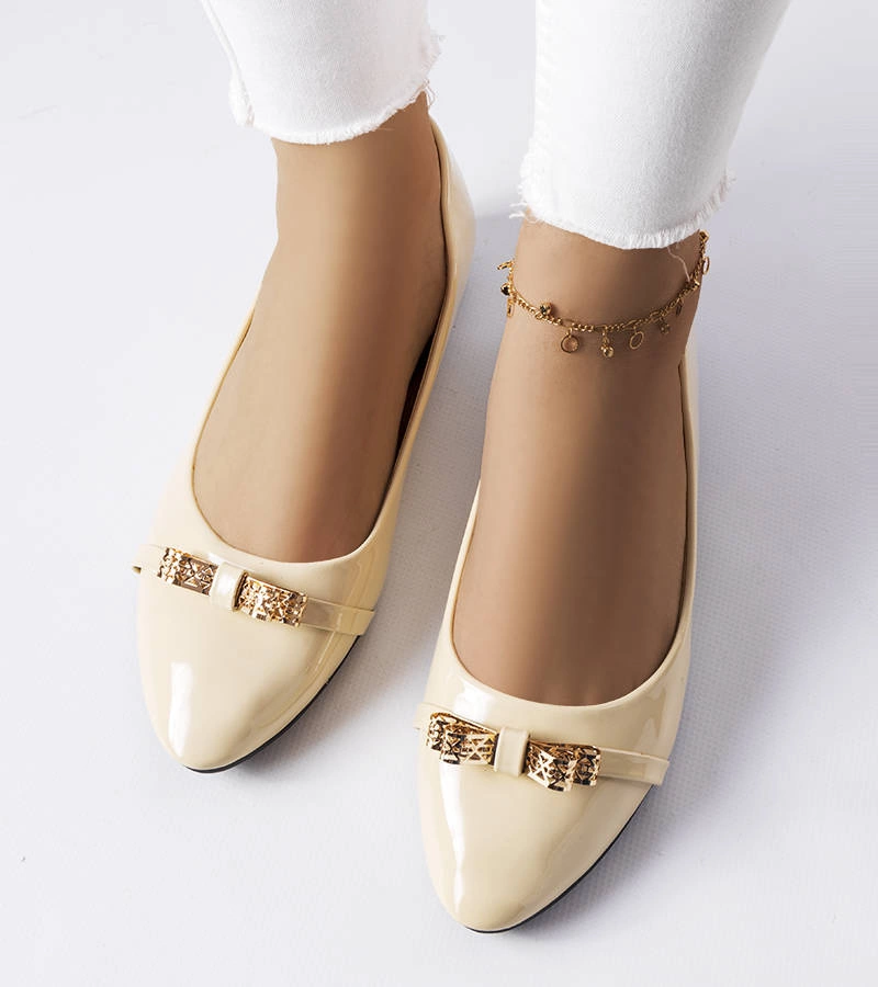 Béžové lakované baleríny s mašlí Chaloux