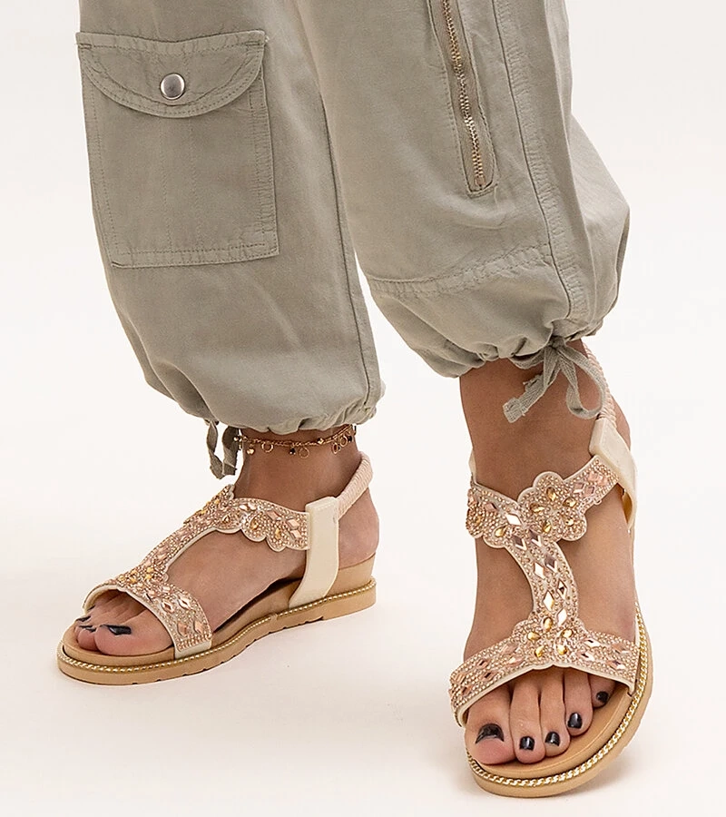 Lesklé světle béžové sandály Shahida