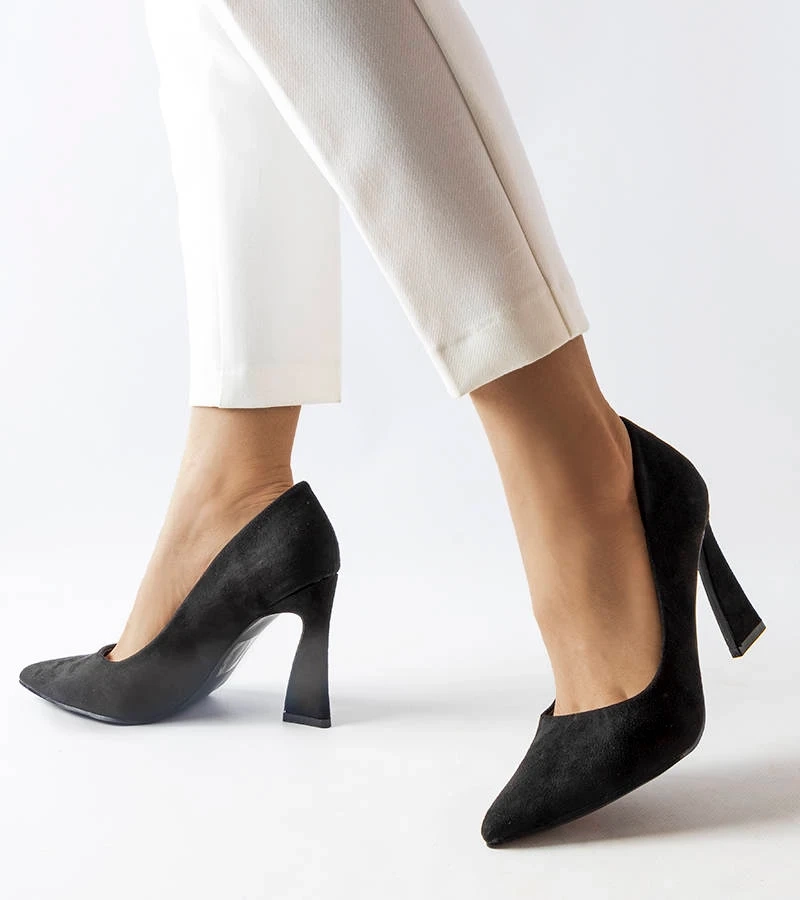 Černé asymetrické lodičky na jehlovém podpatku Linda