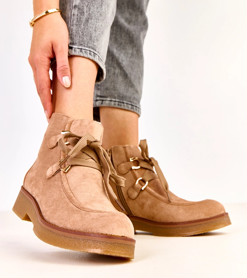 Béžové zateplené kotníkové boty s ozdobnými tkaničkami Katrins