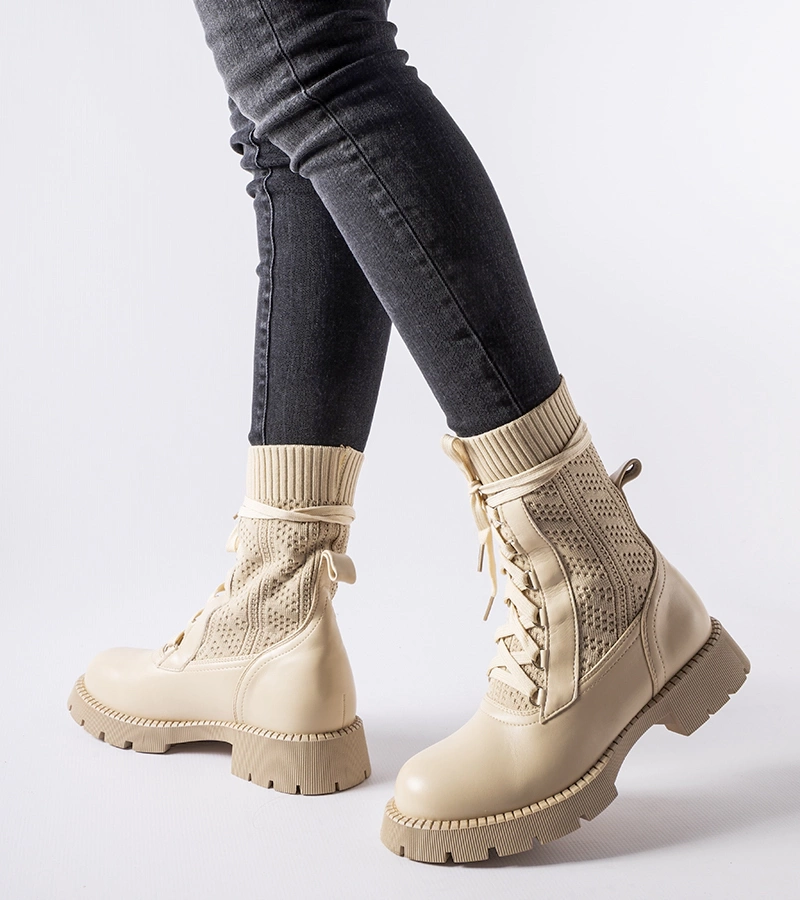 Beige krajkové ponožkové botky Portico