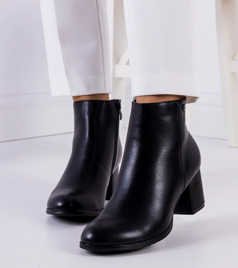 Černá boty na příspěvku z ekokůže Durnatel