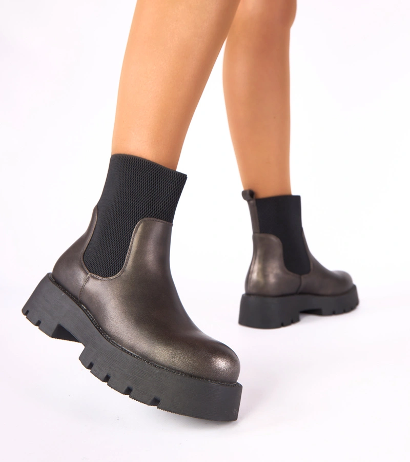 Kovové kotníkové boty na platformě s elastickým svrškem Berniece