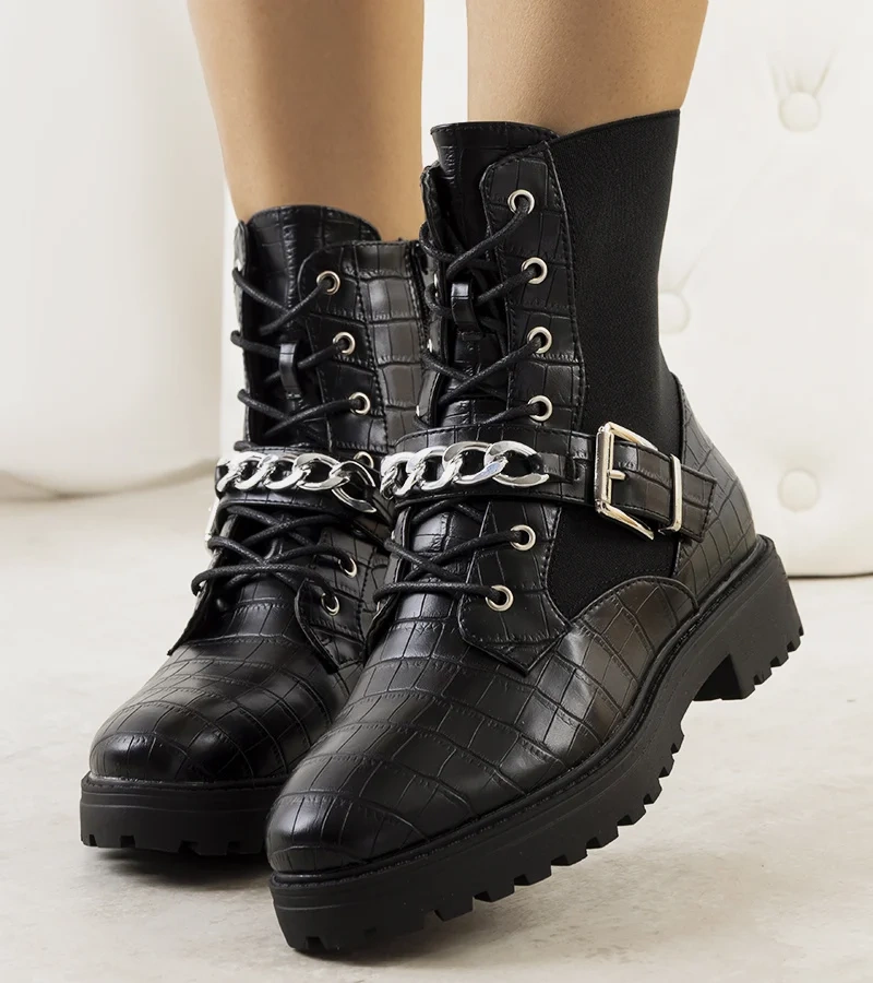 Trapeři Black Magana