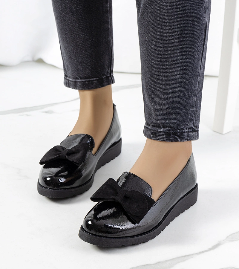 Černé lakované polobotky Voeren