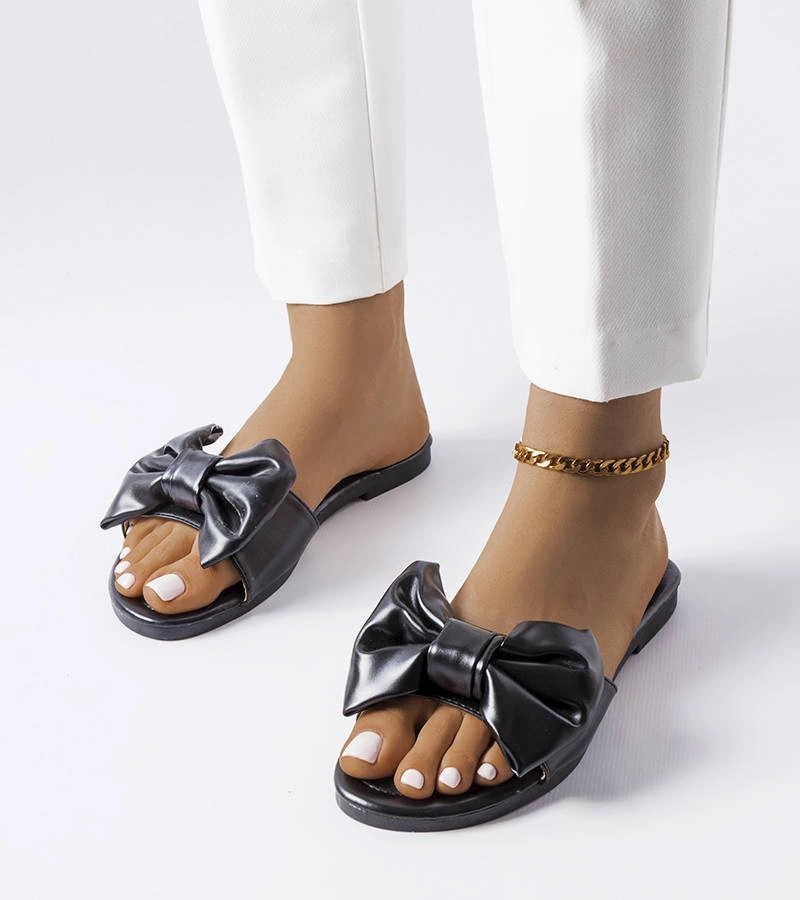 Černé elegantní žabky s mašlí Garnier