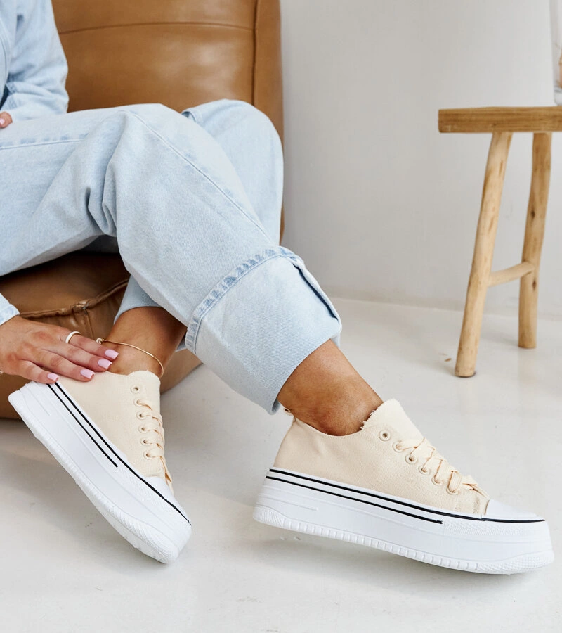 Světle béžové tenisky na tlusté podrážce Bahira