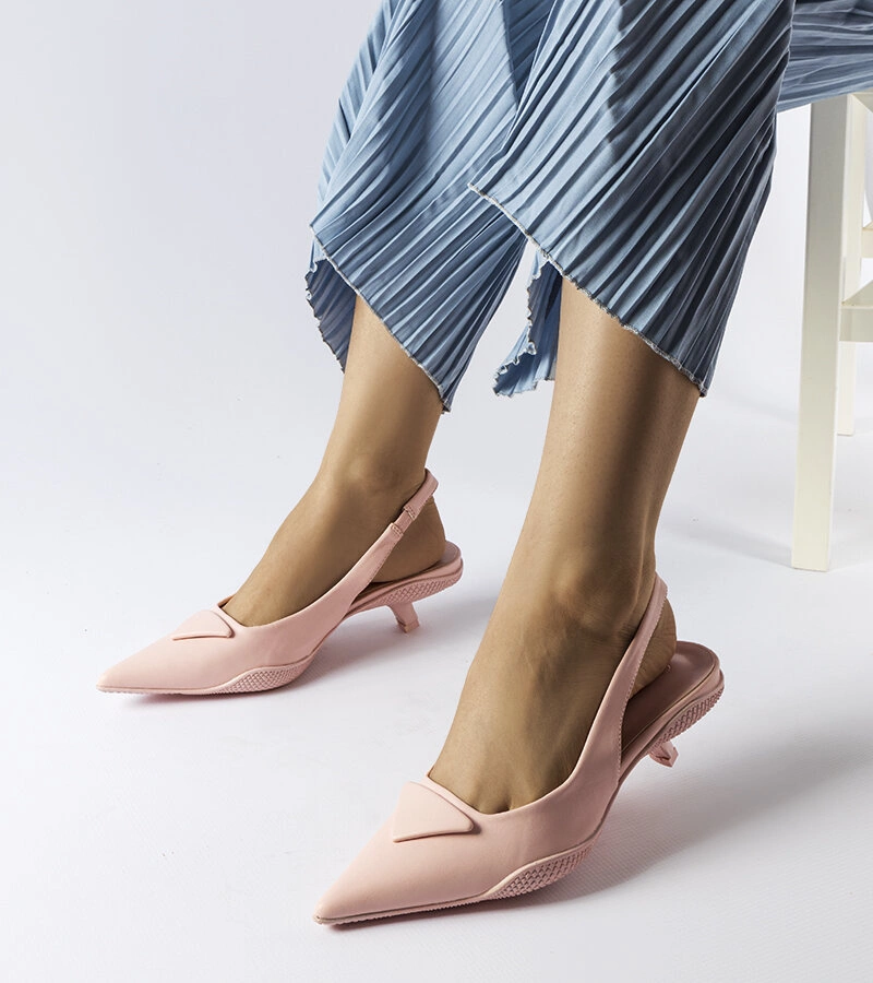 Růžové sandály Labonté na nízkém podpatku