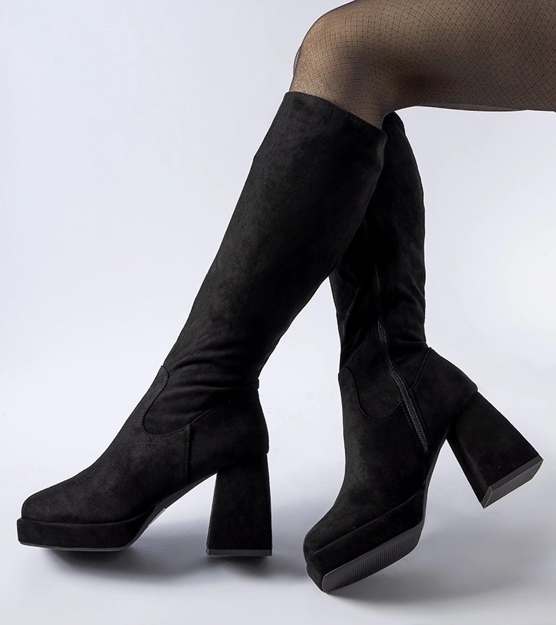 Černé teplé kozačky na masivním podpatku Fantino