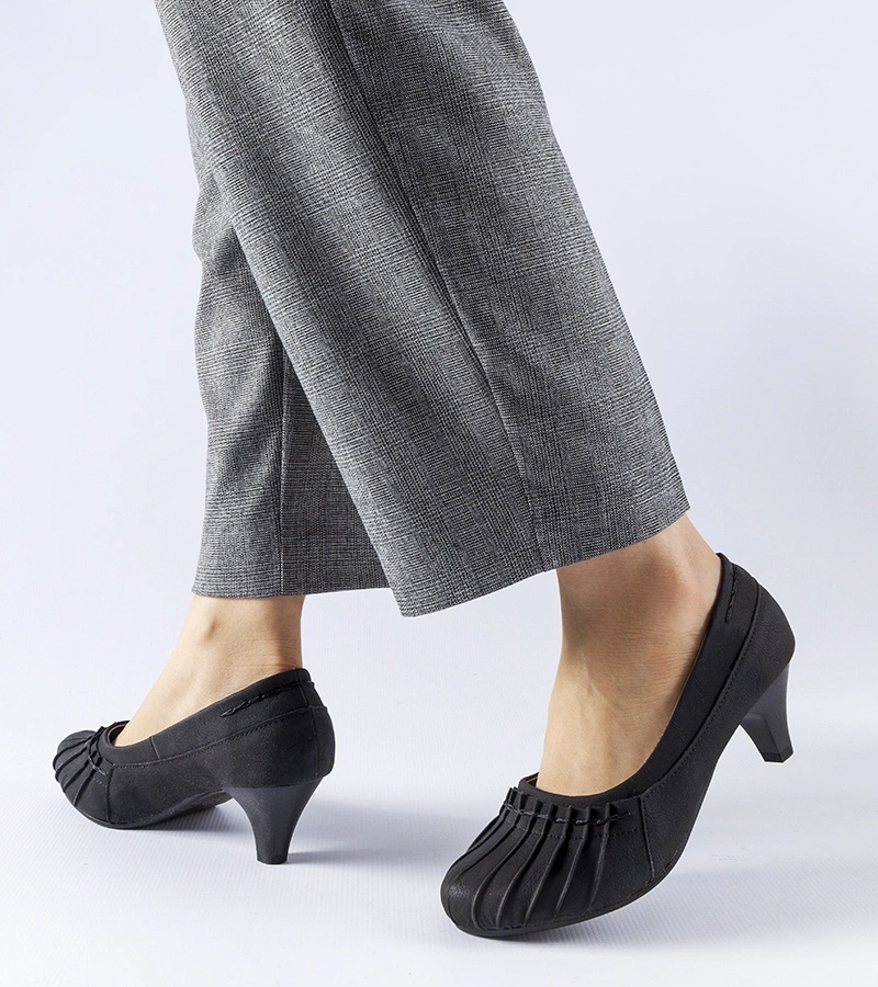 Černé lodičky s marskem Santro