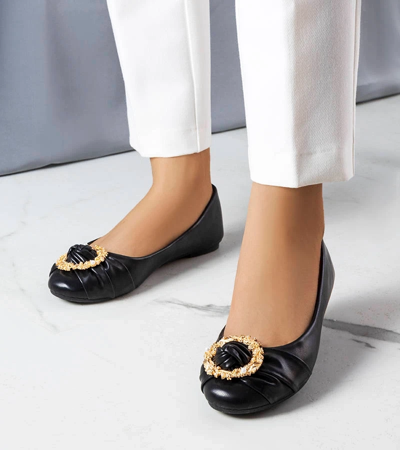 Černé baleríny se zlatým zdobením Antoinette