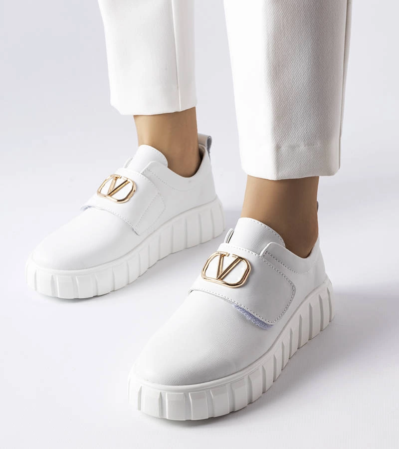 Bílé tenisky na suchý zip od Vinceza