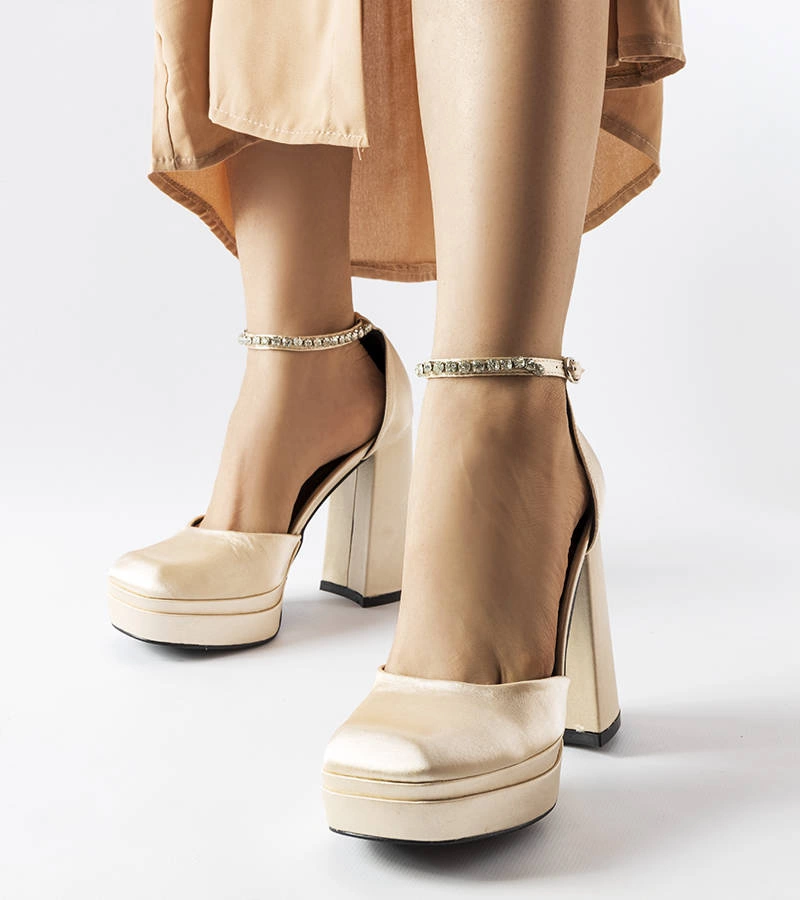 Béžové lodičky na vysokém jehlovém podpatku Elida