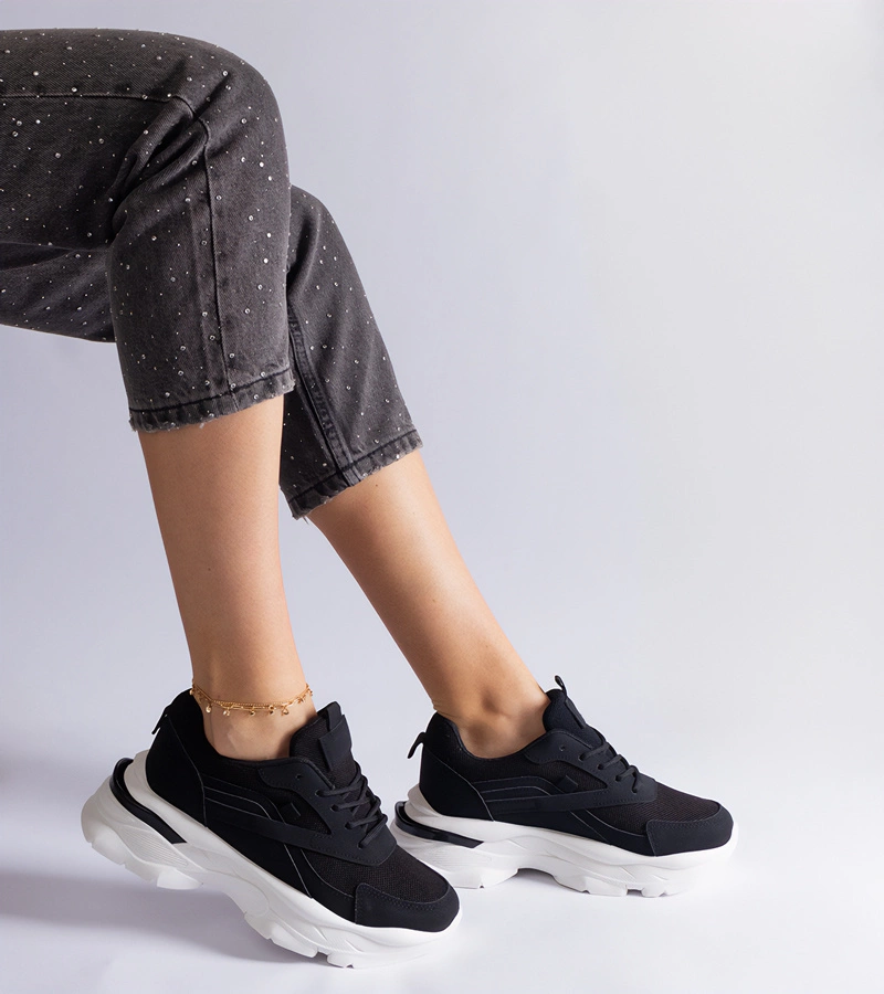 Černé tenisky na silnější podrážce Guerrera