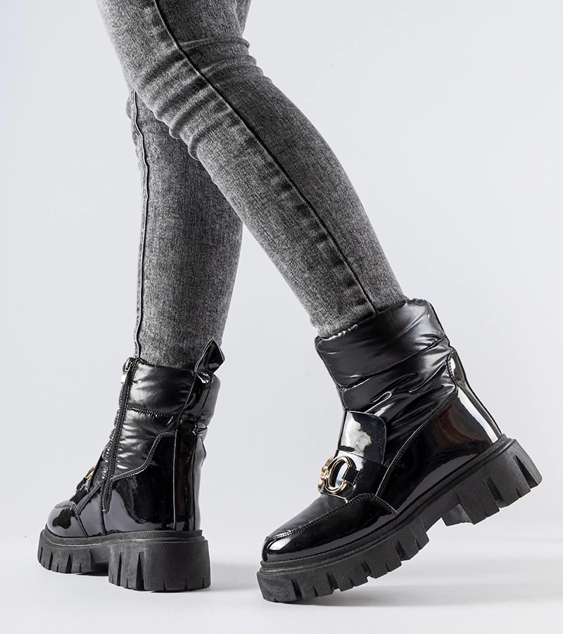 Černé lakované zimní boty s přezkou Elijah