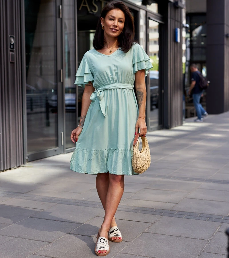 Zelené midi šaty s páskem Sagasa