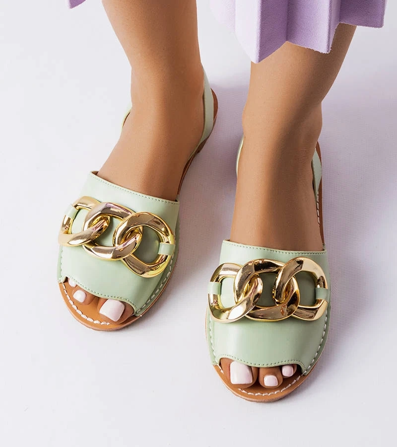 Zelené sandály Germaine zdobené řetízkem