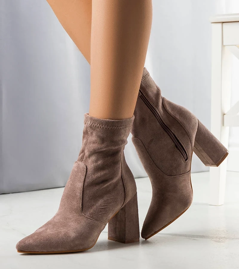 Brown boty o příspěvku Kensleyho