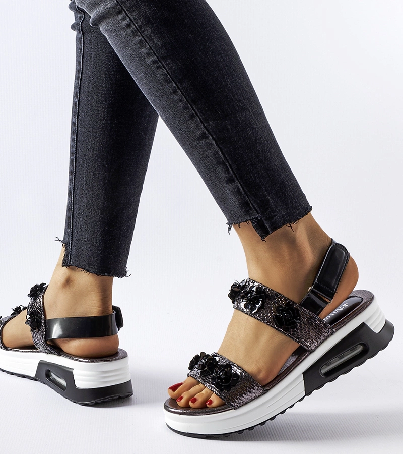 Šedé sandály na platformě s květinami Stamford