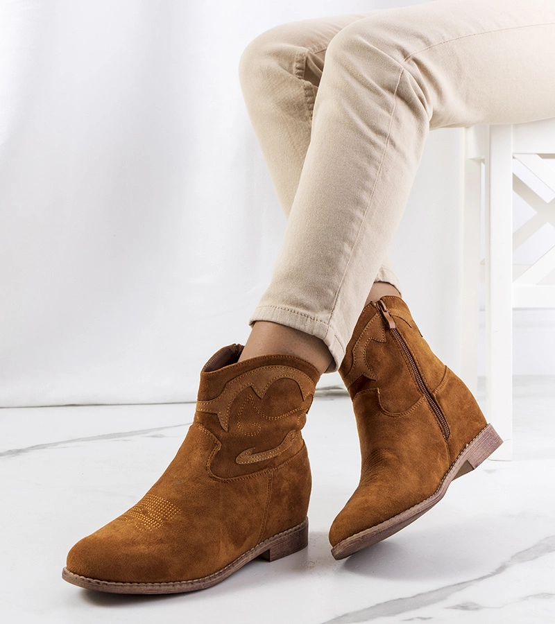 Hnědé kovbojky Velha