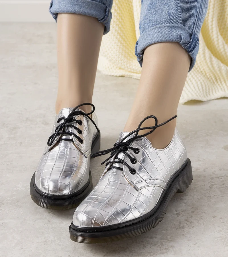 Stříbrné oxfordky z krokodýlí kůže s motivem Flaure