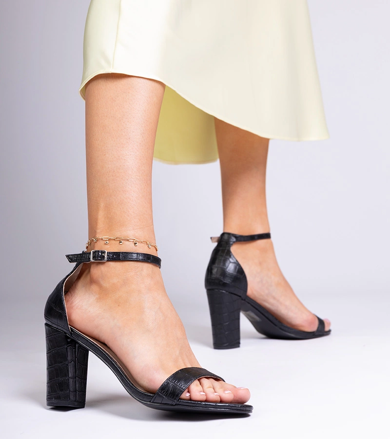 Černé sandály Millo na jehlovém podpatku