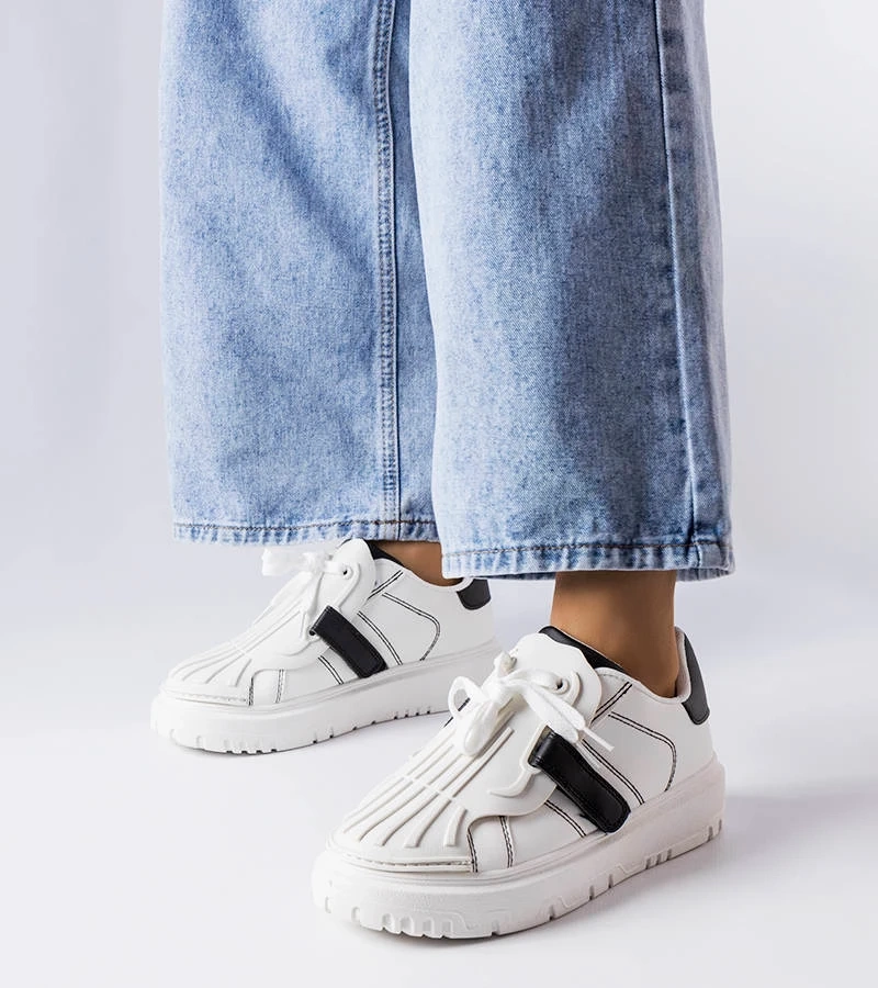 Černobílé tenisky na platformě od společnosti Binet