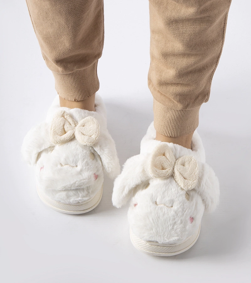Bílé teplé pantofle se zvířecími ušima a mašlí Gilda