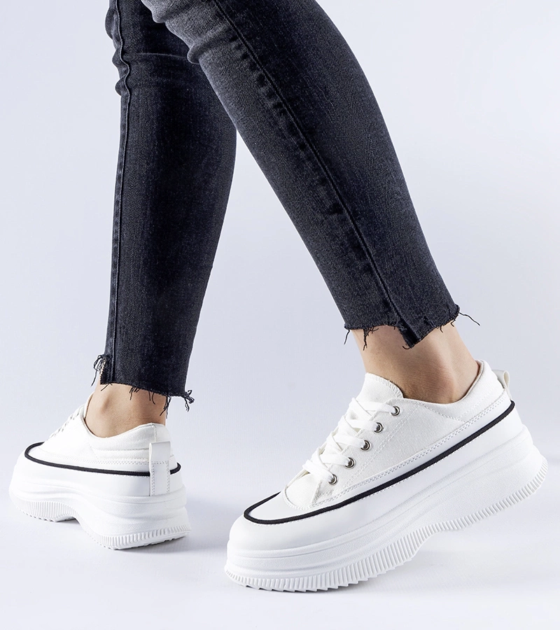 Bílé tenisky na platformě Plesio