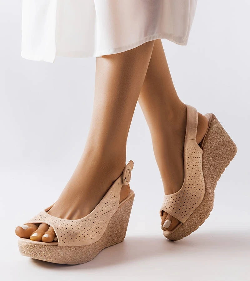 Zlaté sandály na podpatku Lobelia