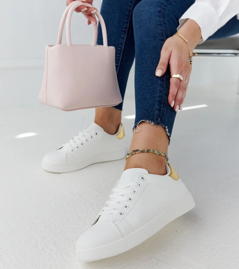 Bílé tenisky na platformě Birikti