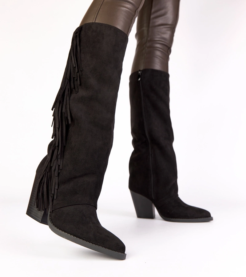 Černé kovbojky zdobené třásněmi Shia