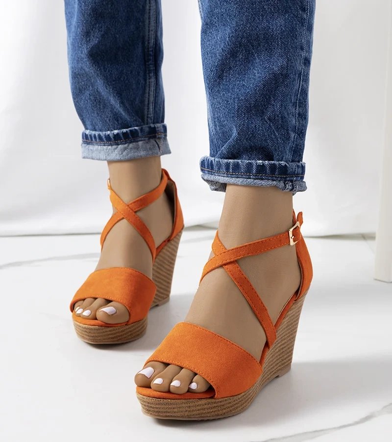 Oranžové sandály na klínku Kerry