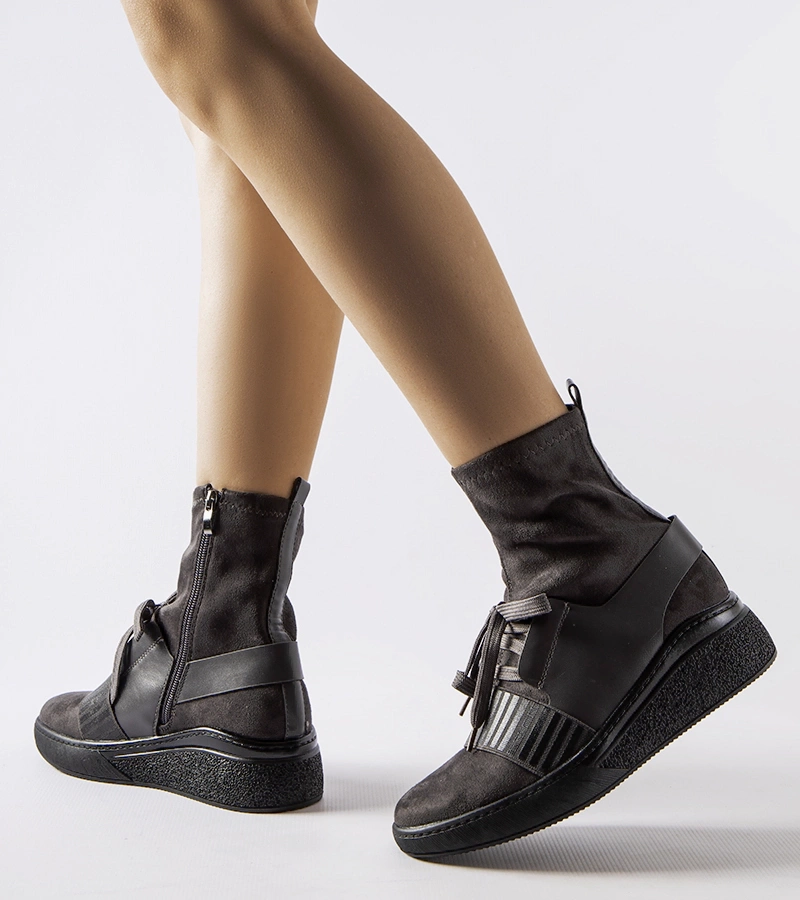 Šedé ponožkové botky na klínku Spoleto