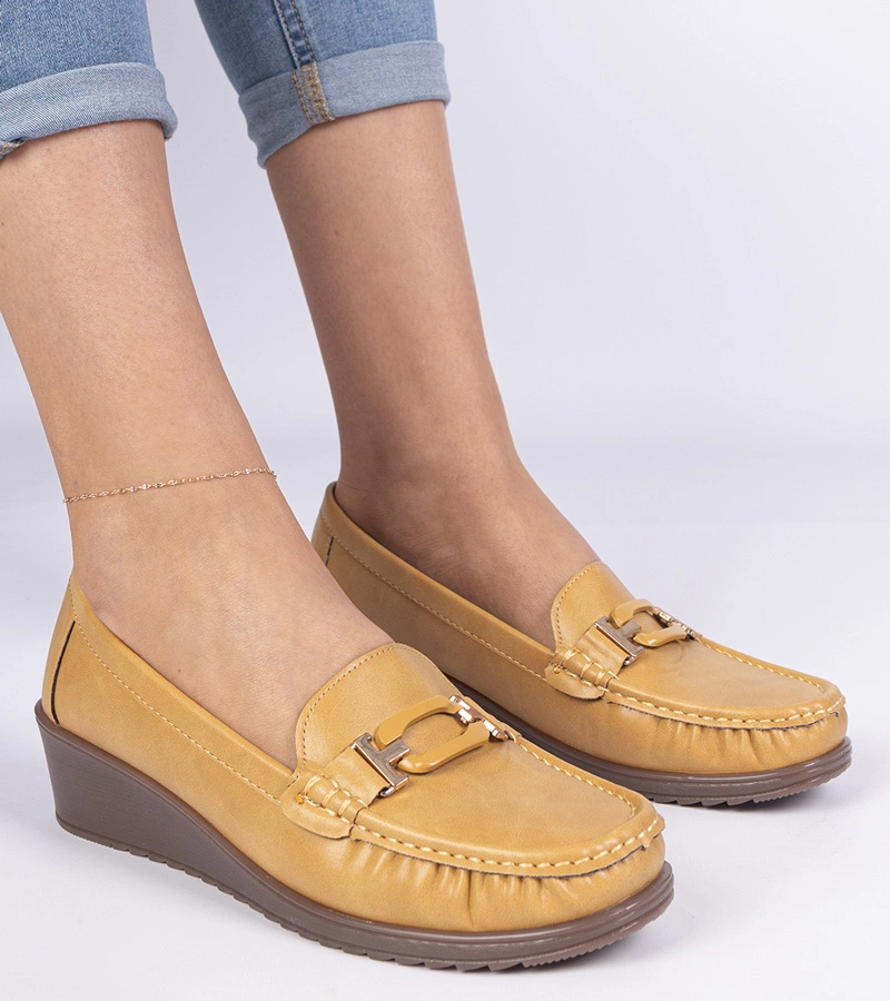 Žluté dámské mokasíny na klínku z ekokůže Kappi