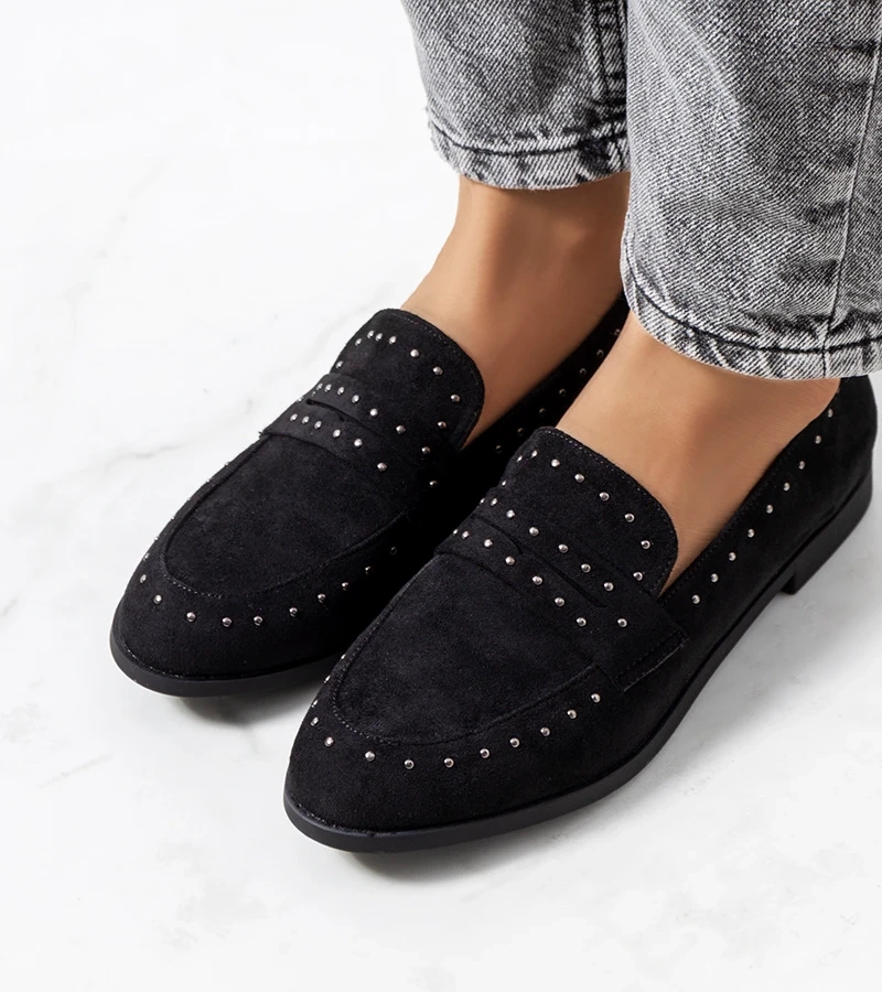 Černé kožené polobotky s cvočky Ishana