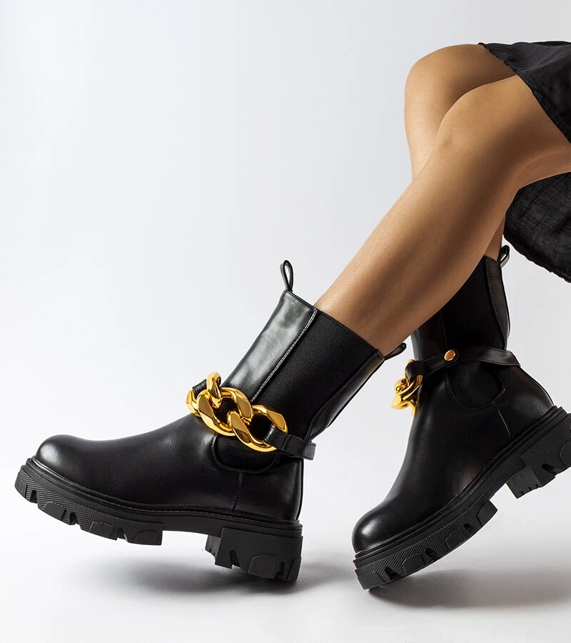 Černé boty Genoveff s řetězem